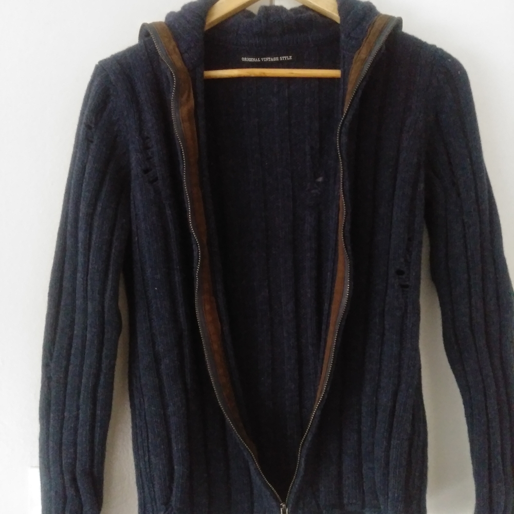 Cardigan - Picture 4 of 4